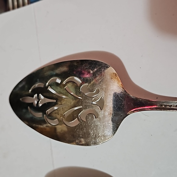 Wm Rogers Mfg Co Magnolia/Inspiration Silverplate Flatware Pie Server and spoon - Picture 4 of 12